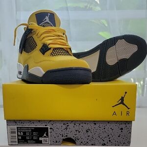 Air Jordan Retro 4 LIGHTNING
